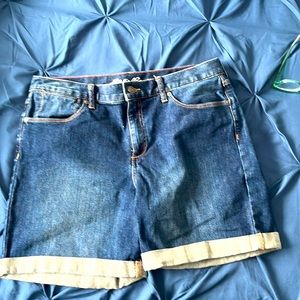 Boyfriend denim shorts.